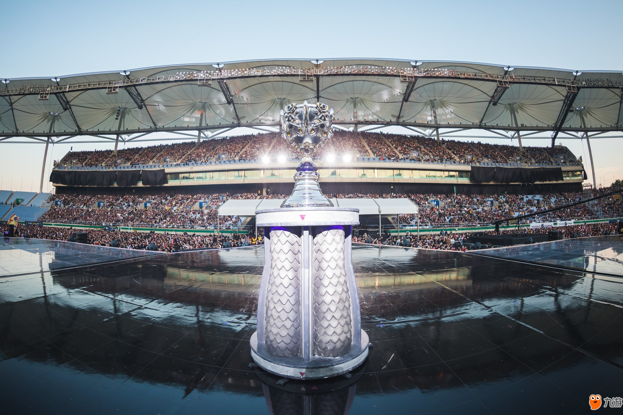 跟着解说的 跟着解说的